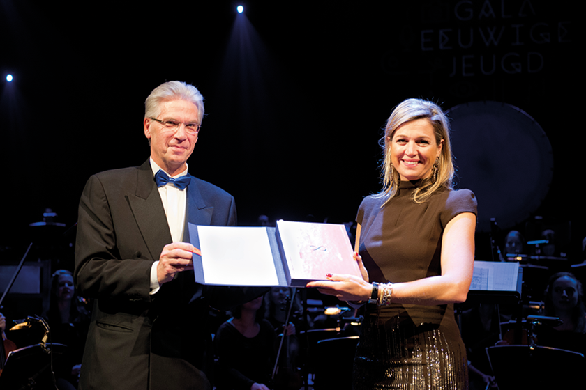 Carel van Eykelenburg en Koningin Maxima tijdens een galavoorstelling in 2014