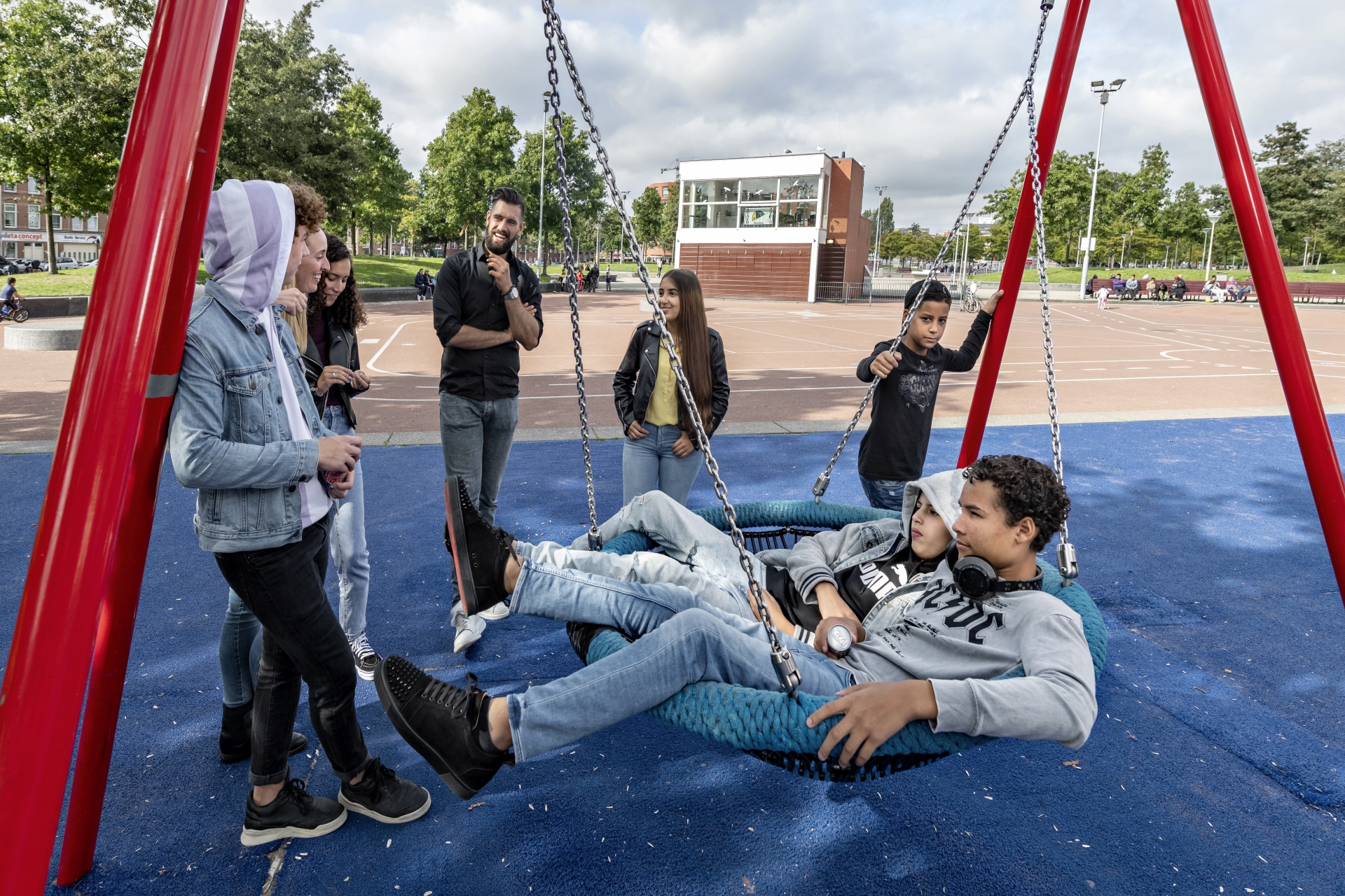 Huisvesting voor Ons Middelbaar Onderwijs.jfif