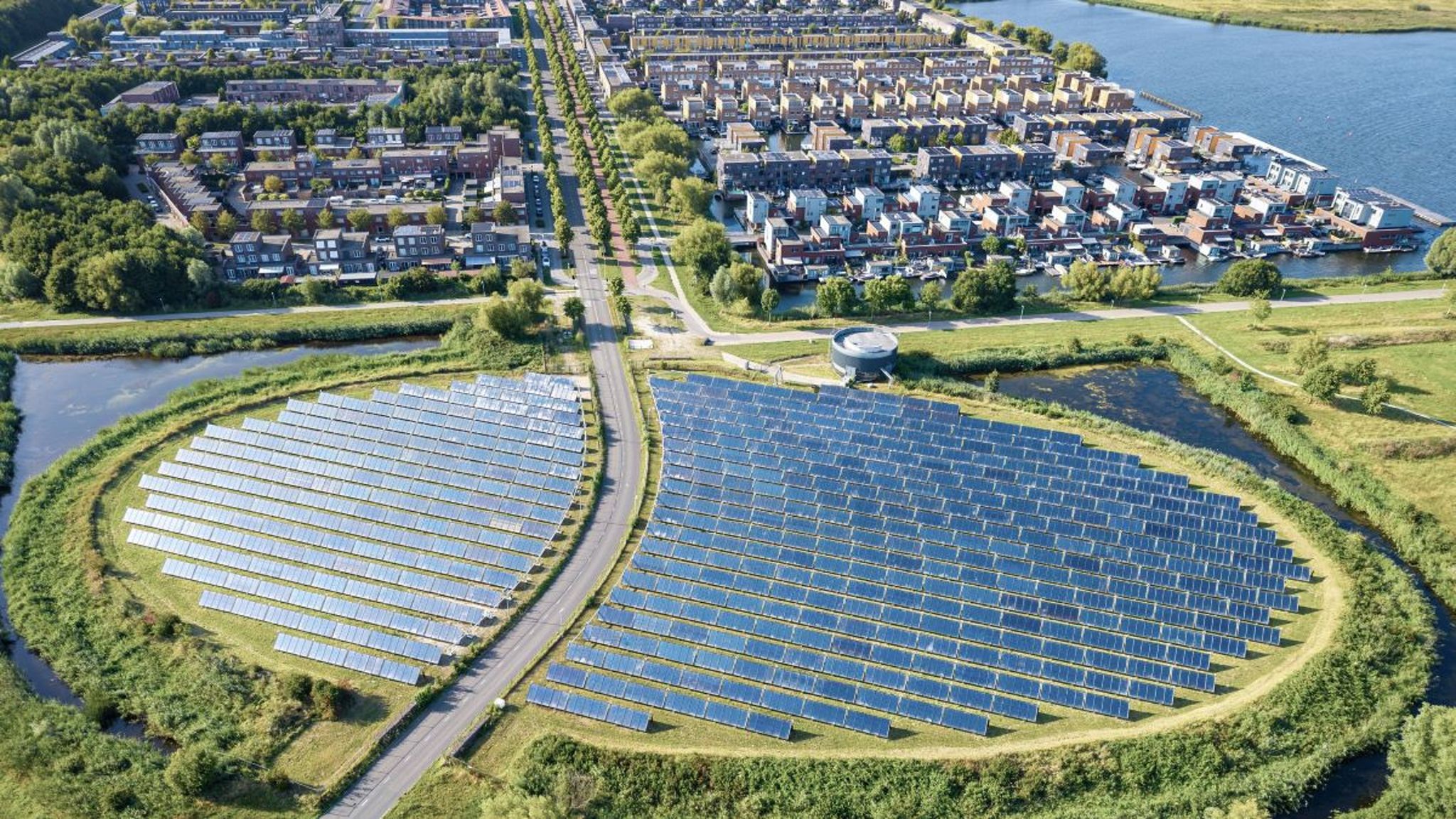 KVR-afbeelding-zonnepanelen-wijk.jpg