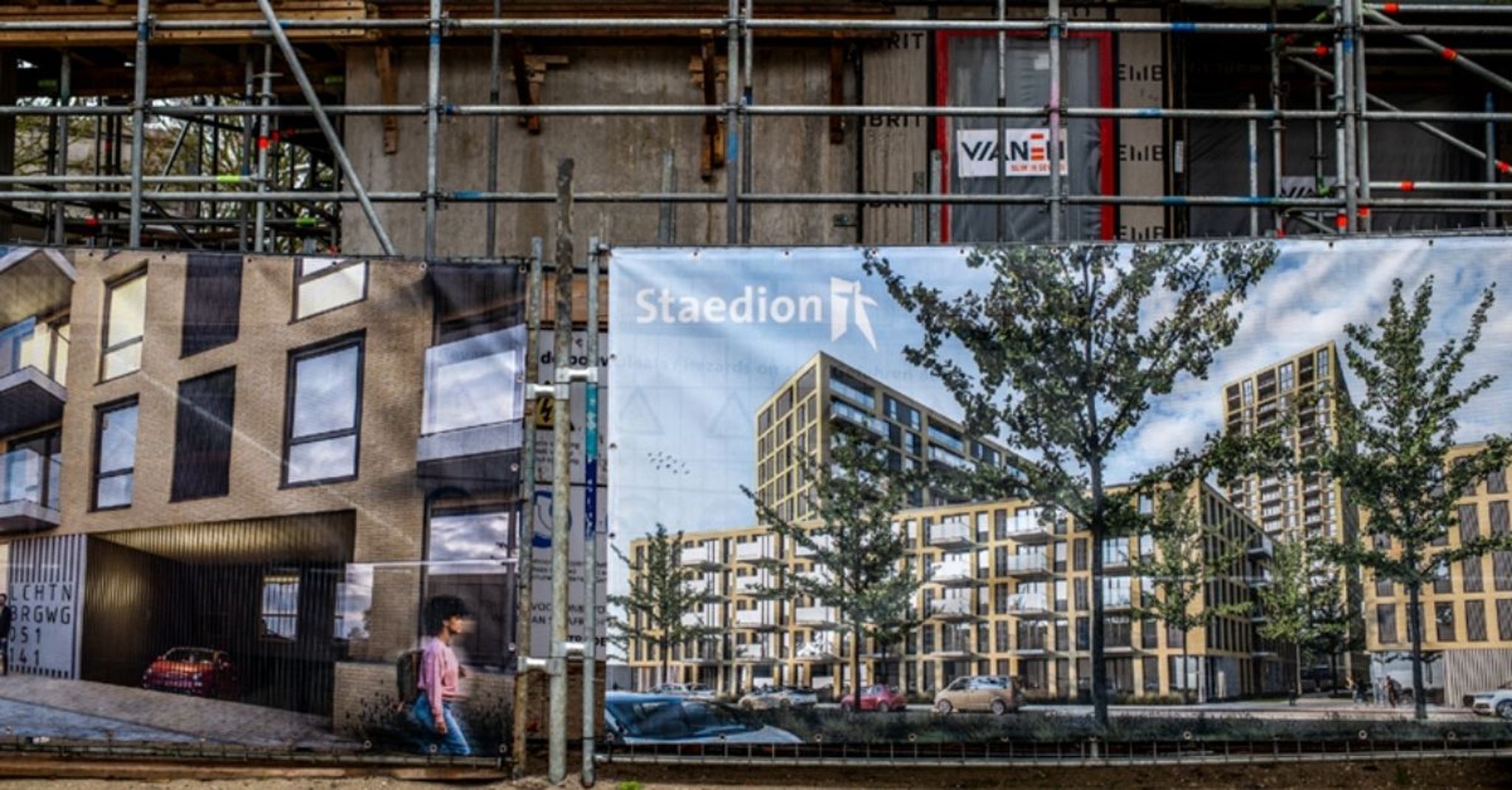 Flat in de steigers van het nieuwbouwproject De Schaloen.