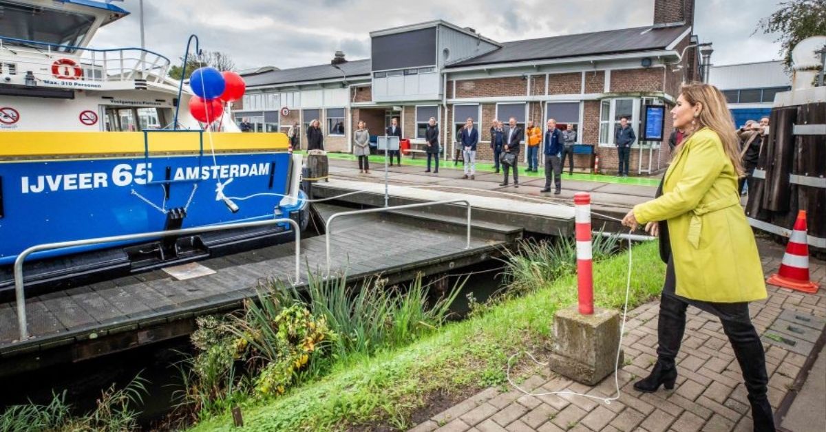 Veerboot van IJveer voor Amsterdam