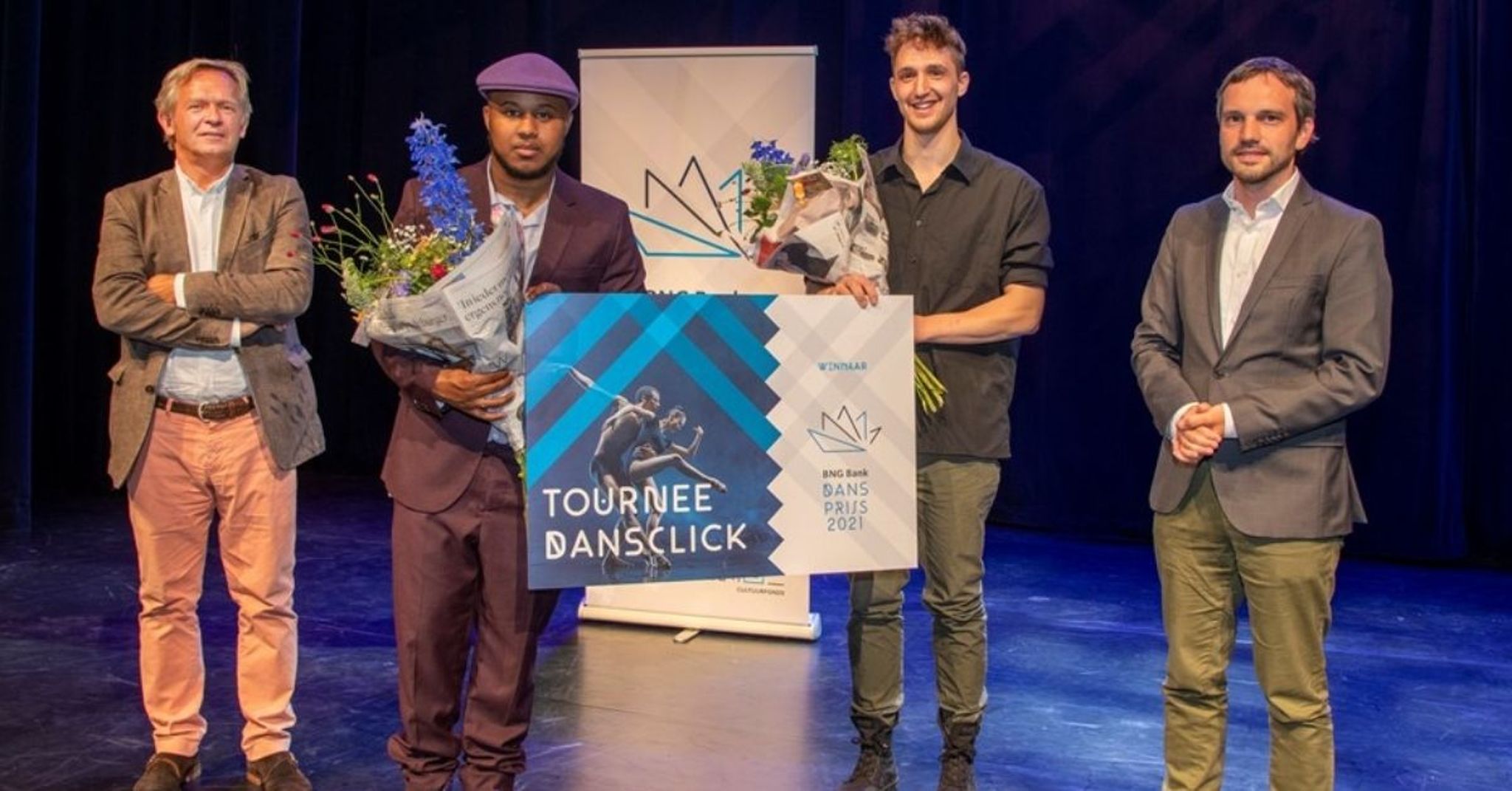 Uitreiking van de BNG Bank Dansprijs 2021 aan Piet Van Dycke en Dalton Jansen tijdens de opening van het schrit_tmacher festival in Heerlen.